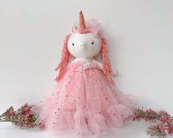 Poupée licorne personnalisable, poupée ancienne faite main, poupée en textile, anniversaire personnalisé, poupée princesse licorne en tissu, coton bio