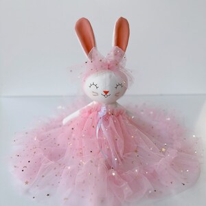 MEILLEUR PRIX-Poupée lapin faite main, poupée en tissu, poupée héritage, poupée lapin, robe rose de princesse, poupée personnalisée, poupée de chiffon, poupée personnalisée image 8