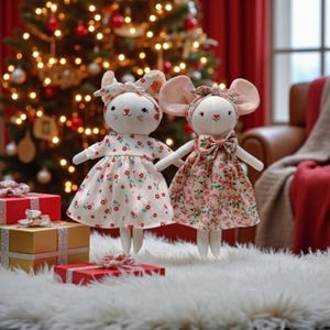 Boneca de gato fofa, boneca gatinha com vestido de verão amarelo, boneca macia de tecido de linho natural, brinquedo de pelúcia feito à mão, boneca de arte única, roupas de boneca para meninas