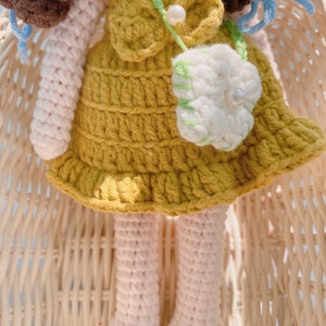 Muñeca hecha a mano de niña encantadora, muñeca de ganchillo hecha a mano para niños, regalo para hija, juguetes hechos a mano, muñeca terminada de ganchillo imagen 8