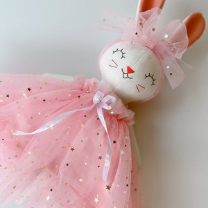 MEILLEUR PRIX-Poupée lapin faite main, poupée en tissu, poupée héritage, poupée lapin, robe rose de princesse, poupée personnalisée, poupée de chiffon, poupée personnalisée image 3