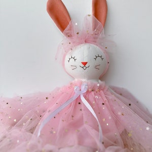 MEILLEUR PRIX-Poupée lapin faite main, poupée en tissu, poupée héritage, poupée lapin, robe rose de princesse, poupée personnalisée, poupée de chiffon, poupée personnalisée image 6