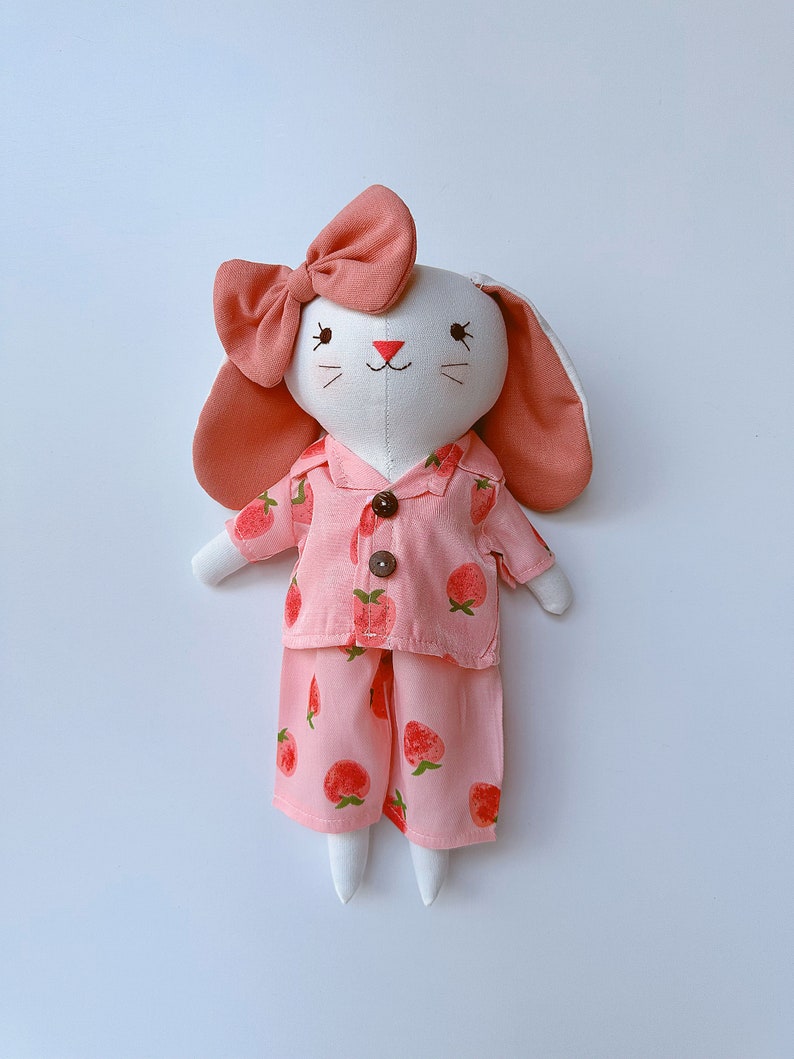 Muñeca conejita pijama rosa, muñeca de algodón BaBy, muñeca con ropa, muñeca reliquia, muñeca de tela, muñeca de trapo conejito, regalo para niños imagen 1