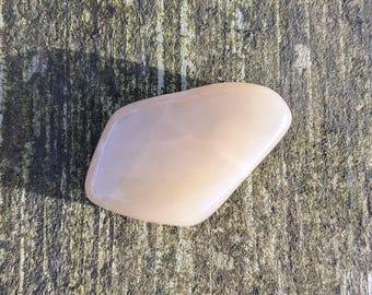 Perfect little hand polished Danish Silk Spar, aka silkespat, faserkalk, beautiful chatoyant cat eye golden green calcite, 36 grams