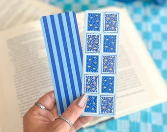 Marcapáginas con sellos florales azules / Little Turkey Shoppe / Lectura de verano costera, a rayas