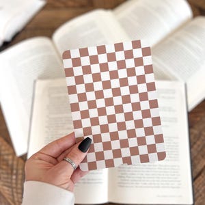 Neutral Checkered Kindle Inserts | Little Turkey Shoppe | dark academia, light academia, beige checkered, black checkered, paperwhite Caramel/Beige