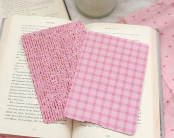 Pink Kindle Inserts | Little Turkey Shoppe | cutesy kindle inserts, valentine's day, gold glitter stripes, pink gingham, girly kindle insert