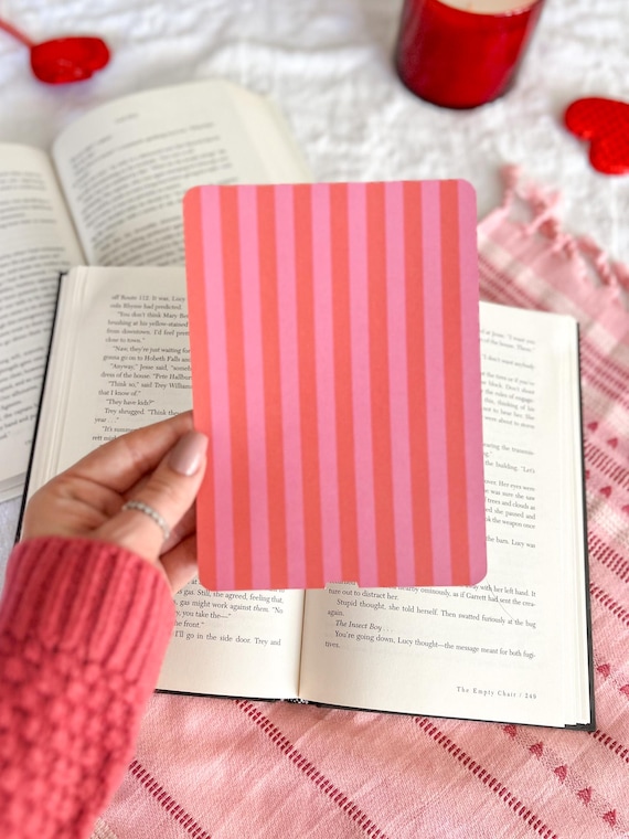 Red and Pink Stripe Kindle Insert | Little Turkey Shoppe | cute kindle insert, striped kindle insert, red and pink stripes, valentine's day