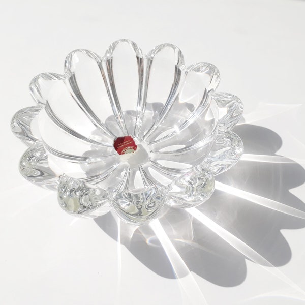 Vintage kleine MCM Kristallglas Schale Bonboniere Gebäckschale aus schillerndem Glas Blume Blüte Qualle 50er 60er 70er Midcentury Design
