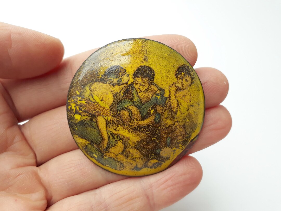 Broche Vintage Fruit En Cuivre Jaune - Bijou Ancien Doré