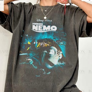 Chemise Le Monde de Nemo Disney Pixar rétro, t-shirt Disney World Magic Kingdom Chemise voyage en famille Disneyland Film Nemo Chemise Nemo Squirt Crush Disney