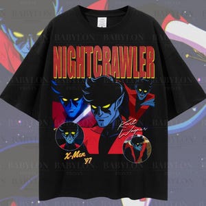 Puede incluir: Camiseta negra de gran tamaño con un gráfico de Nightcrawler de X-Men. El diseño incluye el nombre del personaje en rojo y amarillo, junto con imágenes del personaje en azul y rojo. También está presente el texto "X-Men '97".