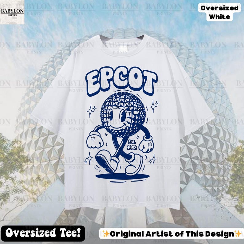 Pu&ograve; includere: T-shirt bianca oversize con un personaggio blu a fumetti con la scritta "EPCOT". Il personaggio &egrave; un globo sorridente con braccia e gambe, e il testo "Est. 1982" &egrave; sotto. La maglietta ha anche il testo "Oversized Tee!" in basso.