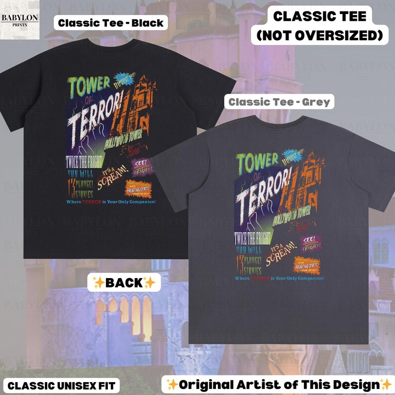 Op de afbeelding: Twee klassieke unisex T-shirts, &eacute;&eacute;n zwart en &eacute;&eacute;n grijs, met een kleurrijk grafisch ontwerp. Het ontwerp bevat de woorden "Tower of Terror!" en "Hollywood Tower" met andere tekst en afbeeldingen. De shirts zijn niet oversized.