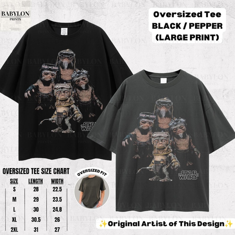 Op de afbeelding: Twee oversized t-shirts in zwart en pepergrijs met een grafische print van vier Ewok-personages uit Star Wars. De shirts hebben korte mouwen en een ronde hals. Een maattabel is inbegrepen met afmetingen in inches voor de maten S tot 2XL.