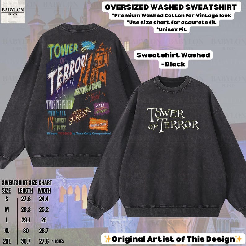Op de afbeelding: Zwart gewassen sweatshirt met "Tower of Terror" afbeelding op de voor- en achterkant. De achterkant heeft kleurrijke tekst en een illustratie van een spookhotel. De voorkant toont de tekst "Tower of Terror". Unisex pasvorm.