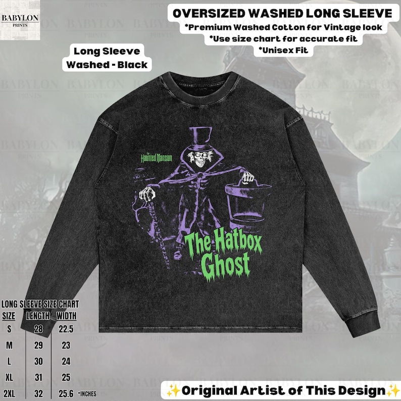 Puede incluir: Una camiseta de manga larga negra lavada de corte oversize con un gr&aacute;fico de The Hatbox Ghost de The Haunted Mansion. El dise&ntilde;o muestra al personaje con sombrero de copa y sombrerera, con texto verde que dice The Hatbox Ghost y Haunted Mansion.