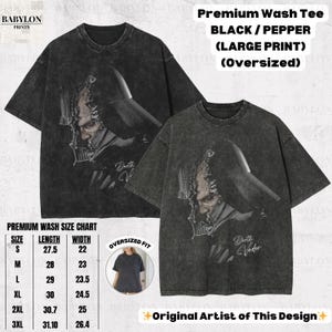 K&ouml;nnte beinhalten: Schwarzes und pfefferfarbenes, &uuml;bergro&szlig;es Wasch-T-Shirt mit gro&szlig;em Darth Vader-Aufdruck. Das Shirt hat den Text "Darth Vader" und eine Gr&ouml;&szlig;entabelle. Erh&auml;ltlich in den Gr&ouml;&szlig;en S, M, L, XL, 2XL und 3XL.
