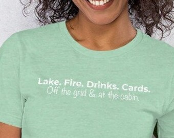 Camiseta Cabin Lovers - Camiseta acogedora y cómoda con diseño de cabina vintage - Muestre su amor por la vida en cabina con estilo.