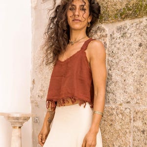 Top corto de algodón color óxido - Ropa de festival con bordes deshilachados