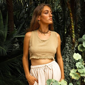 Top corto beige de algodón crudo: estilo bohemio para festivales