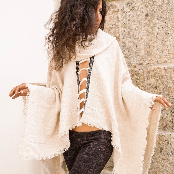 Poncho à capuche tribal - Sweat à capuche Festival pour femmes - Pull nomade - Poncho blanc asymétrique - Vêtements en coton brut