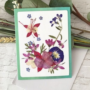 Real Pressed Flowers Card -  Folded Assorted Cards with Real Pressed Flowers - Unique Card gift for Your Loves - C#02