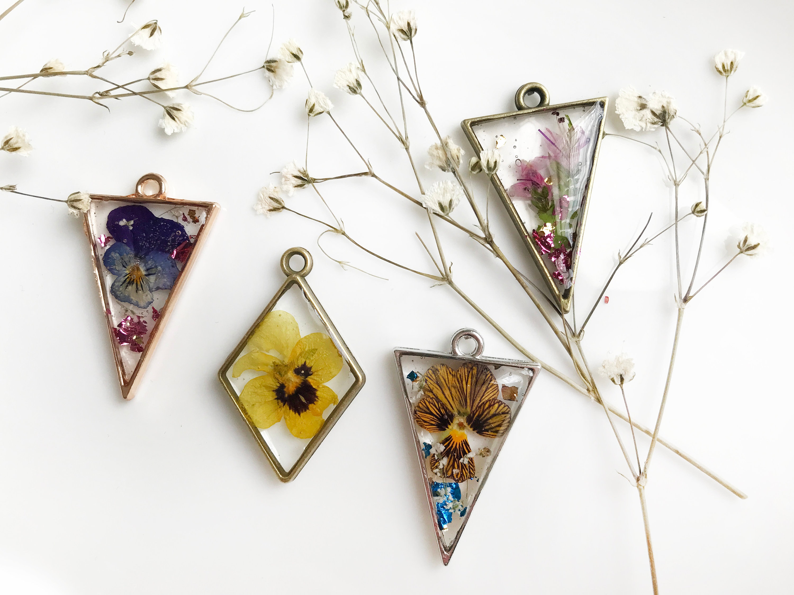 Jewelry pendants for store jewelry making