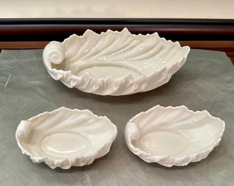 Vintage Set 3 Lenox Acanthus Leaf Shell Bowls, Ivory Cream Color Porcelain, Green Mark 1940s USA, 9&quot; plus two 5” Console Serving Table Decor