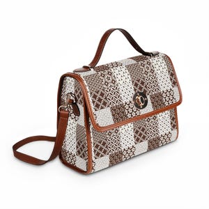 Wodoodporna torba płócienna w neutralny wzór patchworkowy | Brązowa torba z geometrycznym wzorem zdjęcie 4