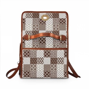 Wodoodporna torba płócienna w neutralny wzór patchworkowy | Brązowa torba z geometrycznym wzorem zdjęcie 2