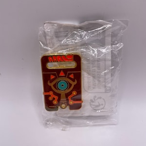Legend of Zelda Metal Badge Shield
