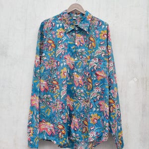 Hand-Block Printed Cotton Men&#39;s Shirt: Bohemian Floral Summer Style