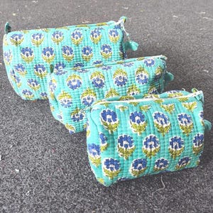 Handblock bedruckte gesteppte Baumwollkosmetiktaschen-Set: Blaue Kulturbeutel