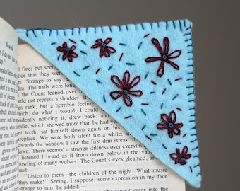 Blue Daisy Felt Corner Bookmark Hand Embroidered