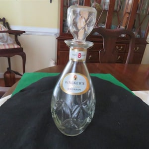 Walkers DELUXE BOURBON Starburst 4/5 Quart Round Glass Decanter Bottle