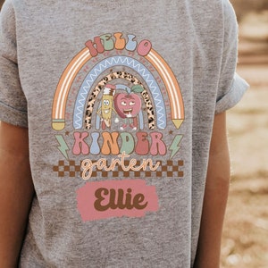 Eerste dag van de kleuterschool shirt, terug naar school shirt, gepersonaliseerde kleuterschool shirt, groovy eerste dag van de kleuterschool shirt, hallo kinde