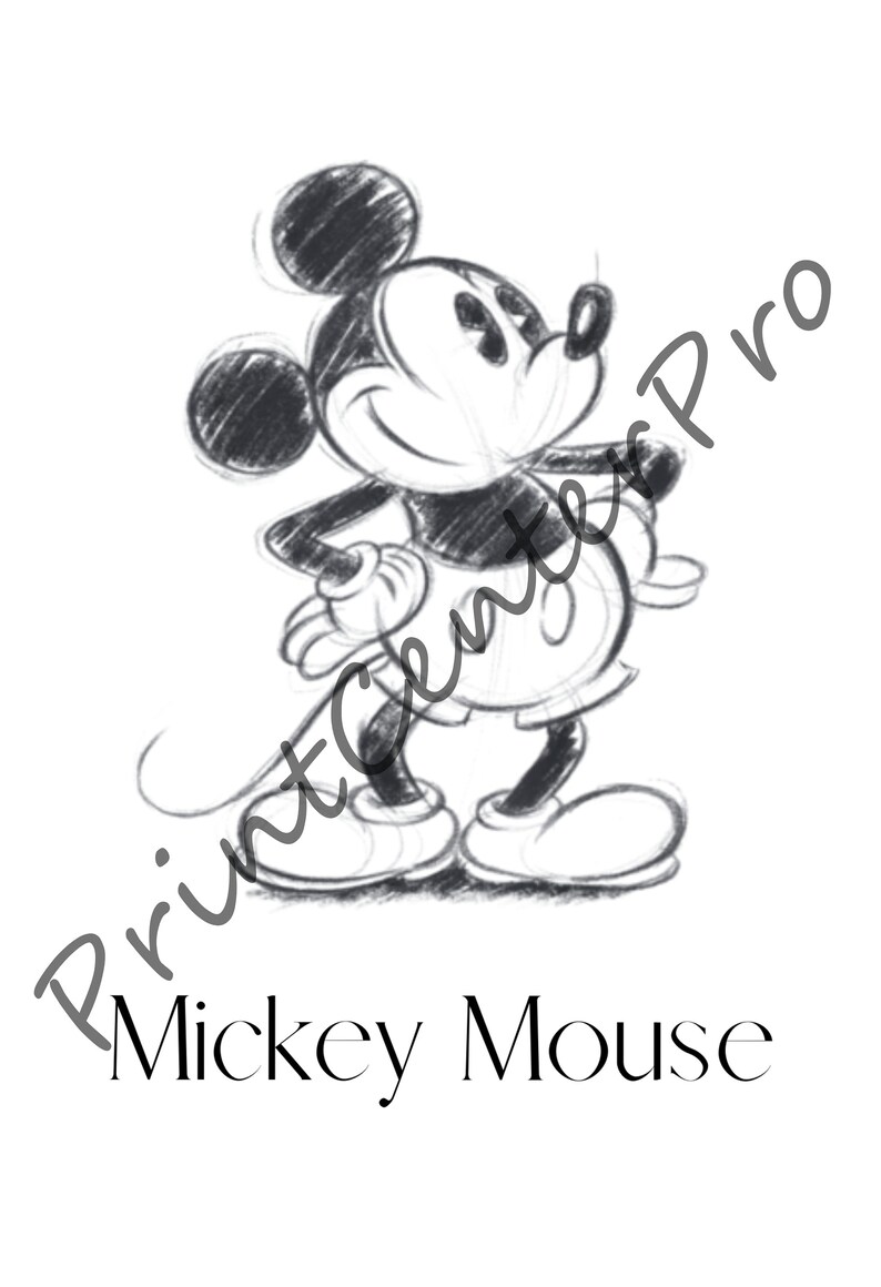 Pode incluir: Um esbo&ccedil;o a l&aacute;pis preto e branco do Mickey Mouse. O Mickey est&aacute; de p&eacute; com a m&atilde;o direita na anca e a esquerda levantada. Ele est&aacute; olhando para cima e sorrindo. O texto "Mickey Mouse" est&aacute; escrito abaixo da imagem.