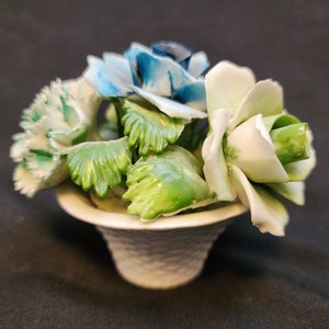 Vintage Radnor Fine Bone China Hand Modelled Hand Painted Porcelain Basket Capodimonte B1
