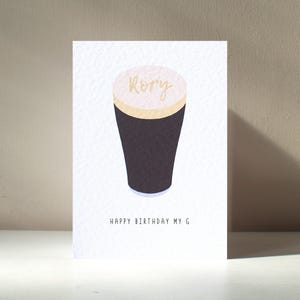 My G - A6 aangepaste naam bier Ale drinken alcohol Stout split-the-G grappige woordspeling Gelukkige verjaardag Vaderdag-wenskaart - gratis personalisatie