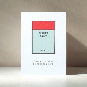 Nuevo hogar - Tarjeta de felicitación personalizada tamaño A6 para mudanza, juego de mesa, felicitaciones, escalera, comprador, juego de palabras divertido, feliz cumpleaños, amor - Personalización gratuita