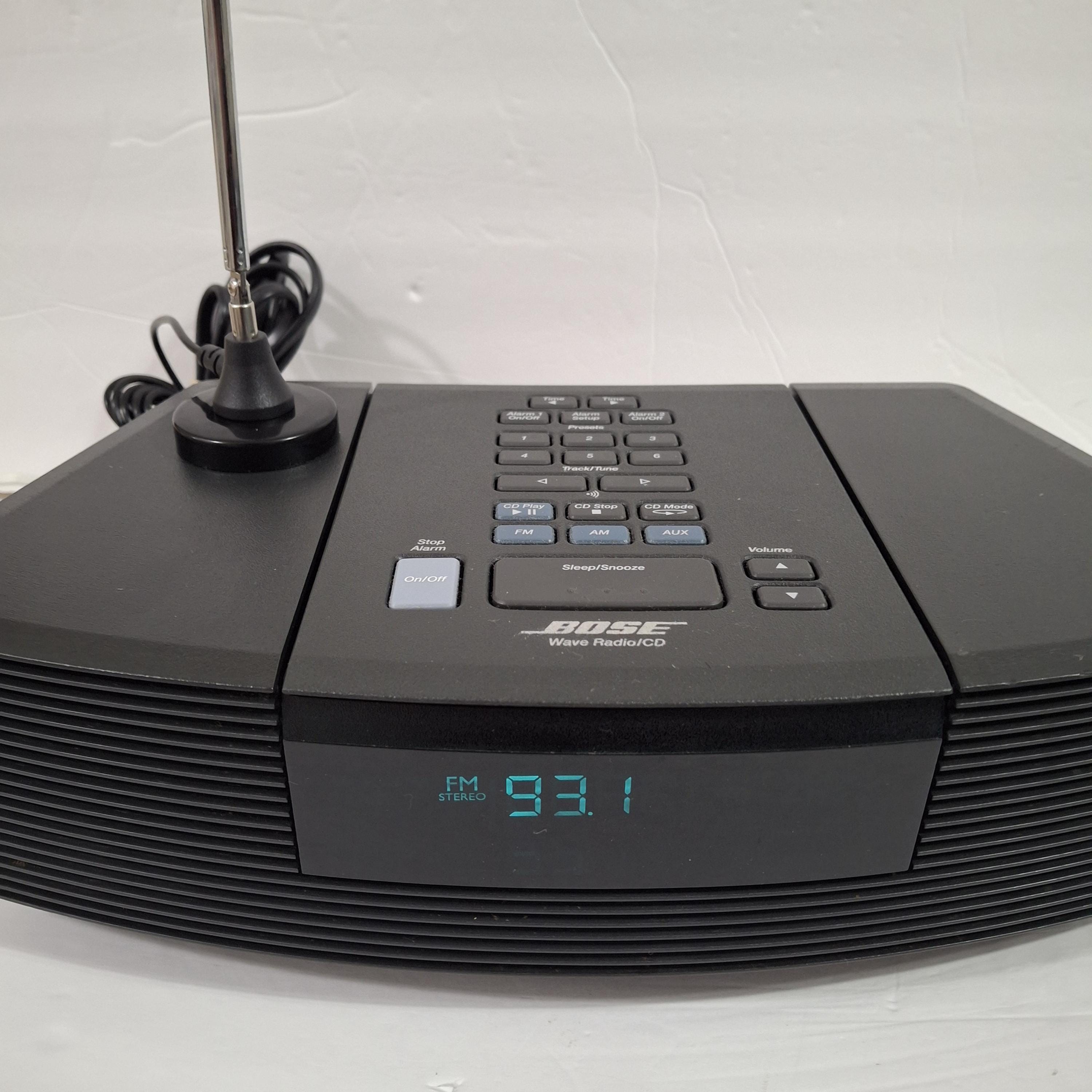 Classic Bose Wave Radio Cd With Remote FM / AM, AUX
