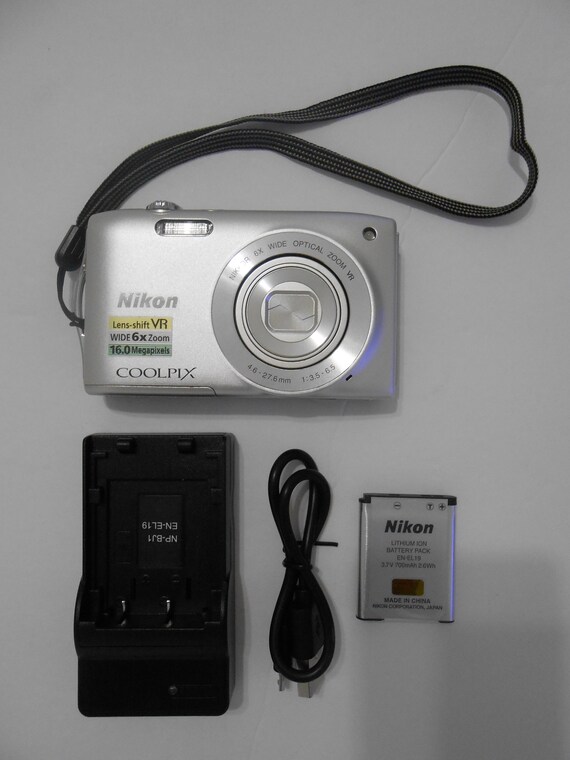 Nikon COOLPIX S3300 16 MP Digital Camera With 6x Zoom With Charger