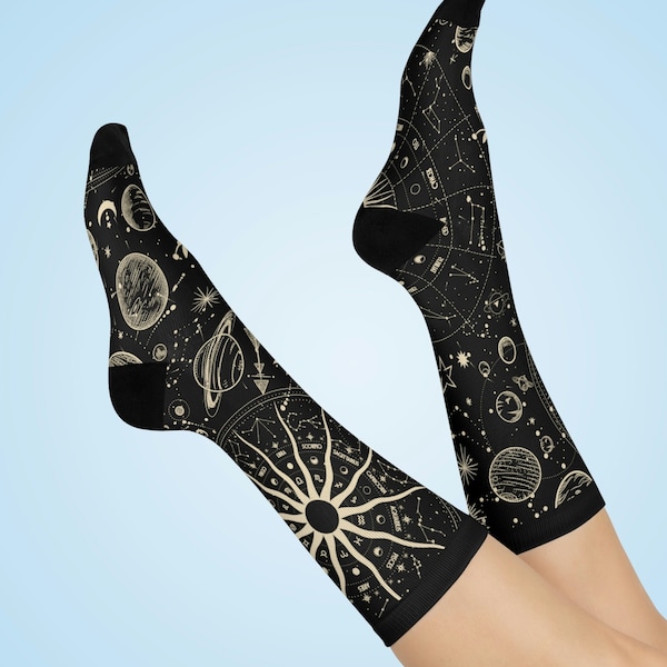 Chaussettes Zodiac, Chaussettes inspirées de l'astrologie, Chaussettes phase de lune, Chaussettes étoile, Chaussettes soleil, Chaussettes célestes, Chaussettes galaxie, Chaussettes cosmiques, Chaussette ciel nocturne