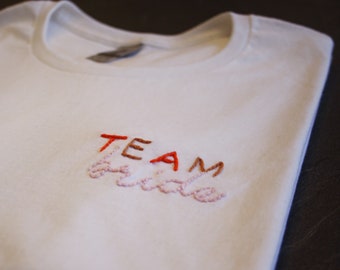 Tee-shirt 'Event' brodé personnalisable - pour EVJF, EVG, events groupés