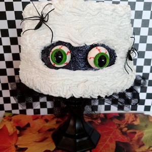 Faux Halloween Mummy Cake, Fake Halloween Cake, Faux Halloween Cake
