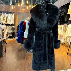 Handmade Black Fox Fur & Alcantara Coat: Luxury Women's Winter Fashion image 5