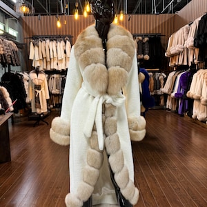 Echter Fuchspelz und Alcantara Weißer Stoff, Princess Style