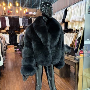 Luxury Fox Fur Jacket: Exclusive Genuine Fur, Elegant Winter Coat
