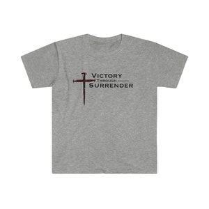 Seger genom kapitulation, herr- och damunisex mjuk t-shirt bild 2